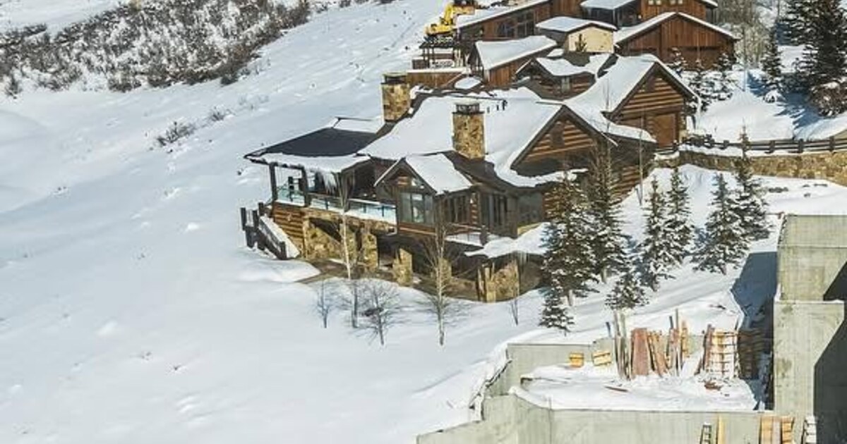Concrete foundation work for a Park City custom home through winter conditions